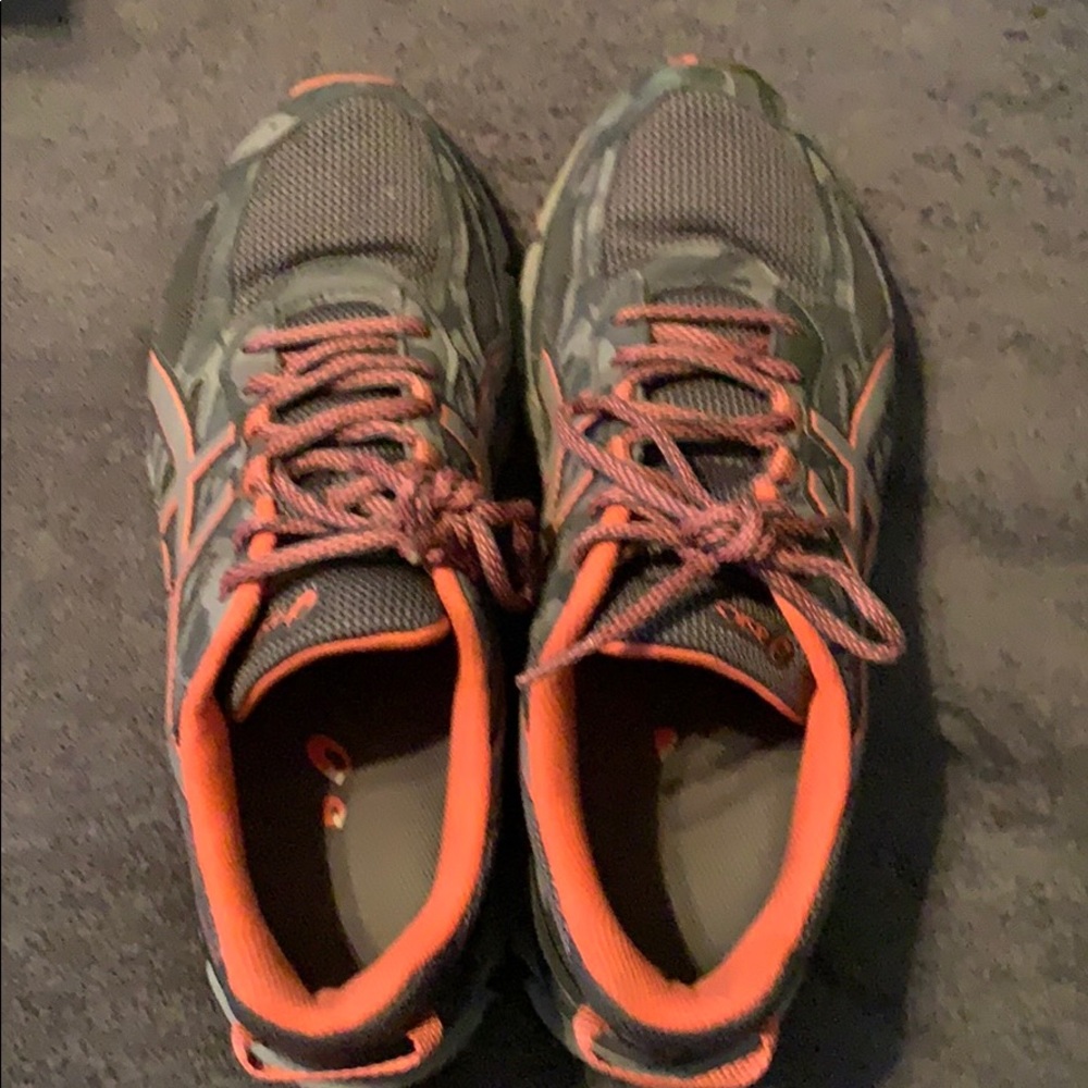 Women’s ASICS - Picture 2 of 13